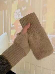 زوج من قفازات نصف الأصابع الفرائية، مزينة بفرو مزيف، تصميم متعدد الاستخدامات للرجال والنساء، مناسبة للطقس البارد، متوافقة مع الشاشات اللمسية، مصنوعة يدويًا، للمكتب والكتابة والطلاب والأنشطة الخارجية والرياضة والدراجات، هدايا للأصدقاء والعائلة في فصل الشتاء - متعدد الألوان - مشاهدة 14