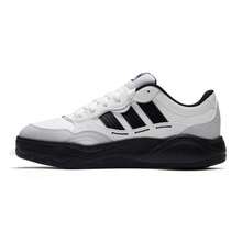Adidas 男女通用极简滑板鞋，轻便休闲步行鞋，Lite Shuffle SPW FTW 系列休闲鞋，KH9022 - 亮白/黑色/淡灰 - 查看 1