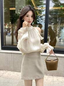 女士优雅蕾丝边露肩荷叶边设计上衣 - 杏色 - 查看 1