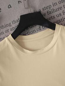 Women's Valentine's Day Ombre Heart Print Short Sleeve Round Neck T-Shirt, Gentle Minimalist Casual Style, Comfortable & Versatile, Fashionable Spring/Summer Wear, Suitable For Dates, Shopping And Everyday - Khaki - View 3