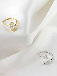 1枚简约S925纯银眼睛形状锆石戒指，适合女性，可用于订婚、约会、晚宴、日常佩戴、节日礼物等场合。