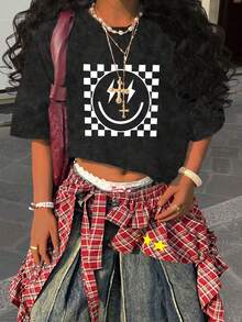 女士夏季休闲黑白格子闪电印花T恤，格子笑脸T恤，快乐笑脸衬衫，圆领短袖休闲简约百搭上衣，复古休闲上衣，趣味漂亮T恤，积极向上T恤。 - 黑色 - 查看 4