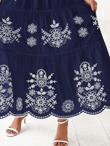 Spring & Summer New Arrival Women's Bohemian Dress - Casual Floral Short Sleeve V-Neck Maxi Style With Elastic High Waist & Pockets - Nền màu xanh hải quân với những bông hoa trắng. - Xem 6