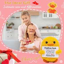 1pc Hand Crocheted Small Yellow Duck With Inspirational Card-Cute Duck, Very Suitable For Birthday, Christmas And Valentine's Day Gifts. - Multicolor - View 5