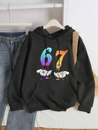 Rolig huvtröja med nummer 67 och munk- och glassmönster för dam. En avslappnad och snygg topp, perfekt för vinter och höst, lämplig för vardagligt bruk. Dragsko- och avslappnad huvtröja för vinter och höst.