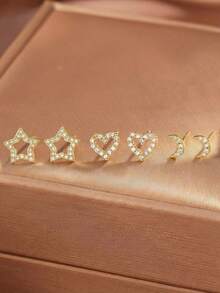 一对优雅闪亮的立方氧化锆装饰星星、月亮、心形不锈钢耳钉，适合女性日常佩戴，百搭设计，可作为礼物送给朋友、爱人，生日/情人节礼物。 - 金色 - 查看 5