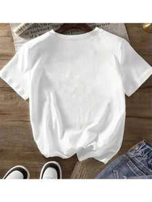 Women's T-Shirt With Modern Blue Stripes. Short-Sleeved Blouse With Romantic Heart Print. Casual Look. Soft, Comfortable Fabric. Pairs Well With Skirts, Denim Shorts, Etc. - 白色 - 查看 2