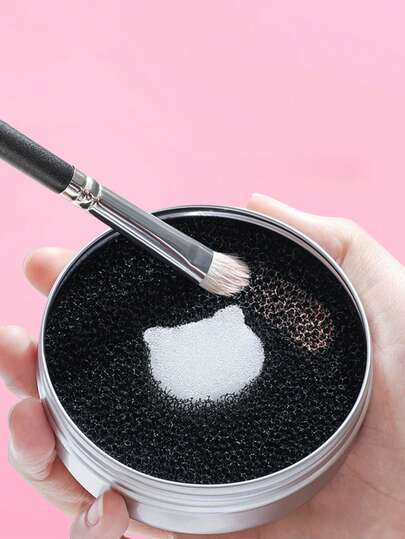 1 pieza Caja de limpieza de brochas de maquillaje, esponja de limpieza de brochas de sombras de ojos, herramienta de limpieza de brochas de maquillaje sin lavado, adecuada para limpiar diferentes brochas de maquillaje. La esponja es reemplazable y lavable. Caja de limpieza de brochas de maquillaje para personas perezosas. Compacta y portátil.