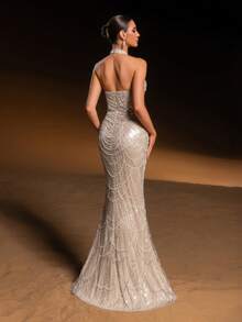 Faeriesty 奢华露背美人鱼晚礼服，饰以多层仿珍珠链和闪亮珠绣——完美适用于婚礼、盛大晚宴、颁奖典礼和正式女士聚会。春日度假派对 - 杏色 - 查看 3
