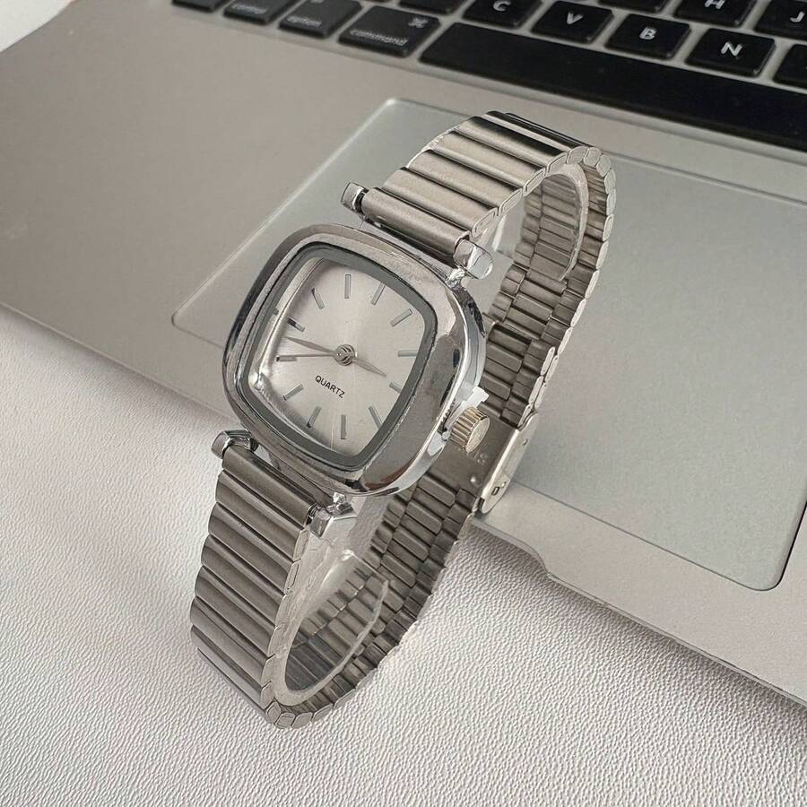 Classic Gold Square Quartz Watch, Minimalist Small Watch For Women, Adjustable Stainless Steel Bracelet - 銀色 - 查看 1