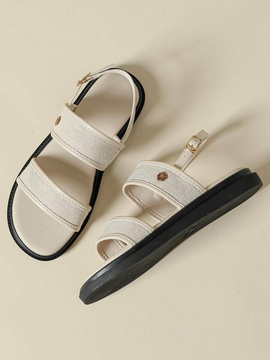 厚底女士搭扣凉鞋，撞色复古度假波西米亚风露趾设计，舒适厚底平底鞋，适合春夏季节，可搭配连衣裙、沙滩装，透气优雅