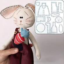 1 mẫu rập may hình thỏ mặc quần yếm (khoảng 30cm), mẫu rập búp bê nhồi bông hình thỏ Miss Rabbit bán trong suốt, mẫu vải mềm mại làm búp bê thỏ thủ công, có thể giặt và tái sử dụng. - Thỏ quần yếm - Xem 4