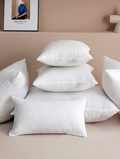 1个高密度支撑抱枕芯，优质多季节多场景适用，可用于沙发、床、汽车座椅等，也可作为装饰靠垫芯，适用于客厅、卧室床头板、汽车座椅、情人节装饰等场合。