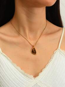 1件时尚复古不锈钢虎眼石宝石项链，适合女性日常、节日、情人节、工作、派对等场合佩戴。 - 金色 - 查看 9