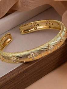 1pc 18K Gold Plated Copper Textured Open Cuff Bracelet With Rhinestone Flower Design, Suitable For Daily Wear And Formal Occasions, Exquisite - Multicolor - View 4