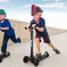 Monopatín para Niños de 3 Ruedas 3-8 Años, Mango Ajustable con Ruedas Luminosas y Rodamientos ABEC-9 - Negro - Ver 1