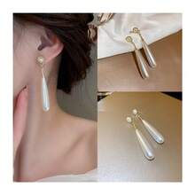 Elevate Your Everyday Style Grids And Special Occasion Looks With These Stunning Pearl Drop Earrings.Using Selected Natural White Pearls, There's A Chance To Buy One Get Two Free Or Buy One Get Three Free - 白色 - 查看 4