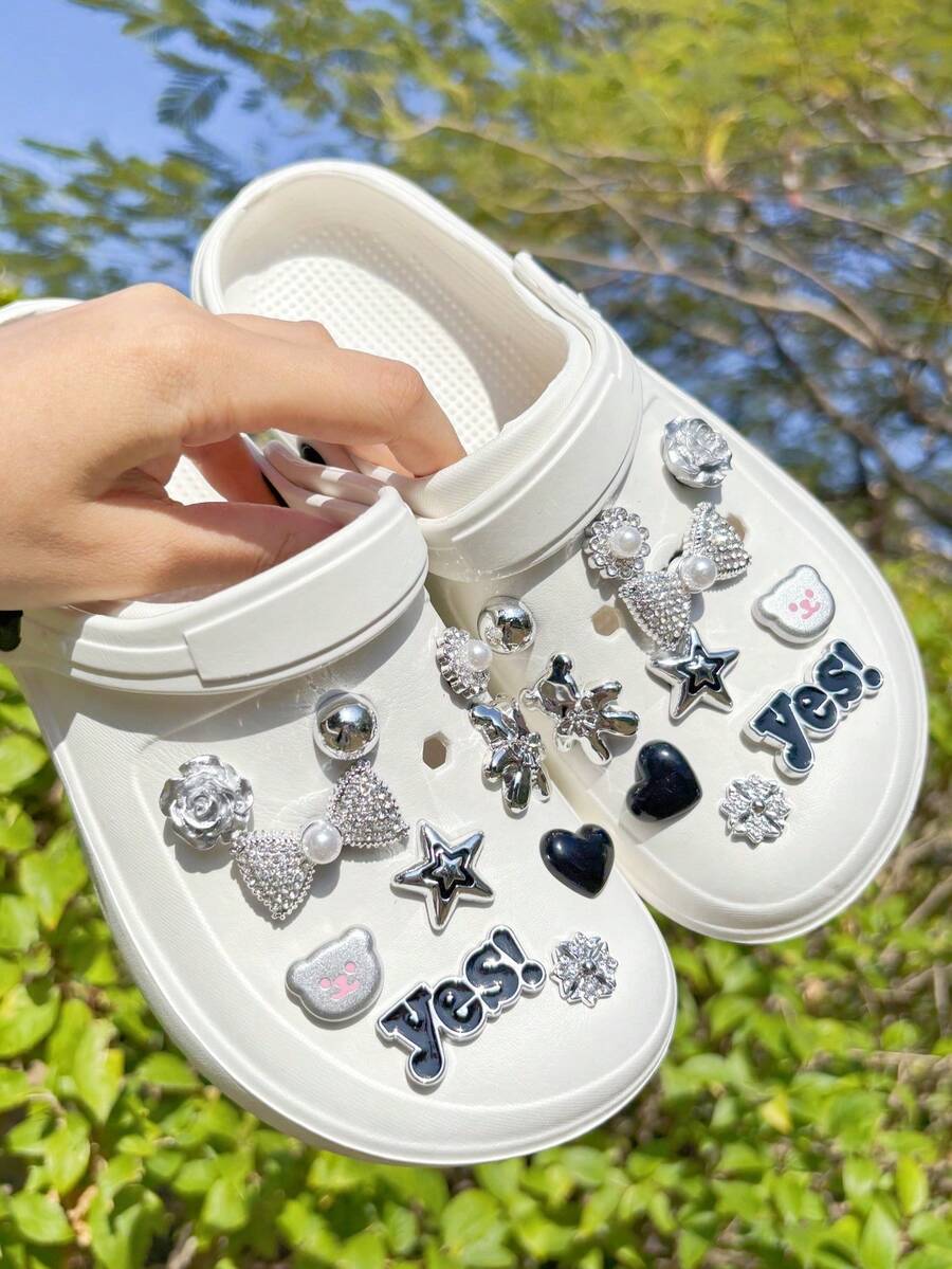 20pcs Silver Bowknot Shoe Accessories, Silver Bear DIY Decorations Shoe Clips, Detachable For Sandals, Slippers, Garden Shoes, Beach Shoes - Silver - View 1