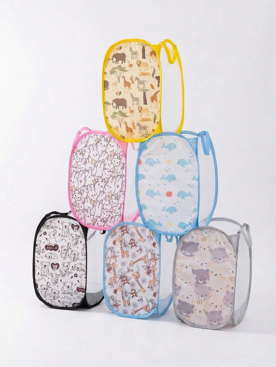 1个印花立式洗衣篮、1个可折叠婴儿房收纳篮和1个儿童玩具分类收纳篮，适合存放新生儿衣物、玩具、娃娃、球池、积木等。1个可折叠网状弹出式洗衣篮，透气、结实、可折叠且节省空间，适合洗衣和存放新生儿用品，方便携带；另含1个可折叠弹出式网状旅行篮。（印花图案位置不固定）