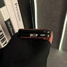 Funda de teléfono de color vino tinto con patrón tejido minimalista y correa de cuero trenzada, compatible con Samsung Galaxy ZFlip7, ZFlip6, ZFlip 5, cubierta trasera resistente a golpes - Burdeos - Ver 8