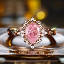 1枚复古风精致冰晶粉色水滴形锆石戒指，饰以金色纹理，优雅配饰，专为女性和女孩设计，情人节珠宝礼物。