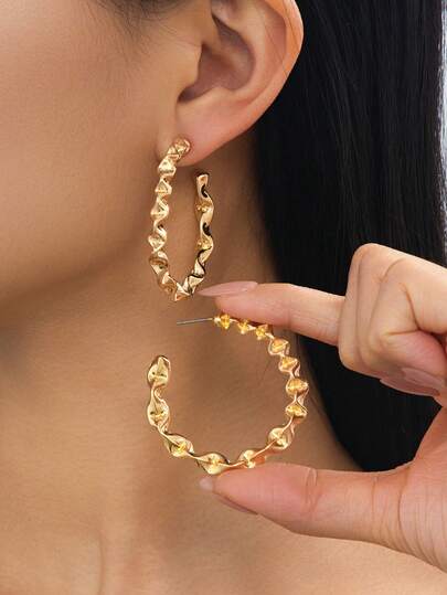 1 Pair Women's Retro Chic Twisted Geometric Design Gold Hoop Earrings