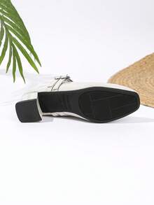 2026春夏优雅亮面白色方头粗跟双扣漆皮玛丽珍鞋，适合通勤、约会、购物、派对、下午茶、休闲外出、毕业季、节日等场合。 - 白色 - 查看 6