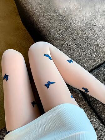 Skira blå fjärilsstrumpbyxor för plusstorlekar | Hakbeständigt tyg, komfort hela dagen med en feminin känsla - perfekt för lager-på-lager