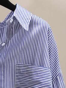 女士休闲棉混纺条纹前后开襟长袖衬衫，宽松版型，前短后长设计 - 藍白色 - 查看 5