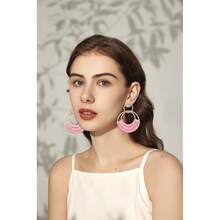 Raffia Hoop Earrings For Women Fun Boho Summer Beach Earrings Lightweight Handmade Straw Wicker Rattan Dangle Earrings Statement Geometric Round Drop Earrings - 粉紅色圓形 - 查看 8