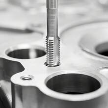 Tap And Die Set, 116-Piece Include Metric And SAE Size, Bearing Steel Taps And Dies, Essential Threading Tool For Cutting External Internal Threads, With Complete Accessories And Storage Case - 銀色 - 查看 1