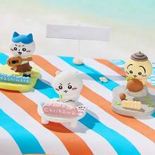 Miniso Giá đỡ để bàn kiểu Chiikawa Series (Hachiware/Usagi), chất liệu PVC, hình đàn guitar + đế có logo nhân vật, chức năng hỗ trợ ổn định, thích hợp để đặt điện thoại/máy tính bảng, giá đỡ để bàn tiện dụng dễ thương (1 cái) - Nhiều màu - Xem 6