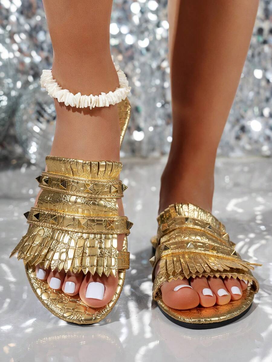 Sandales plates décontracté à franges et rivets pour femmes, mules multifonctionnelles, sandales d'été à bout rond antidérapantes pour la plage et l'extérieur - Doré - Voir 1