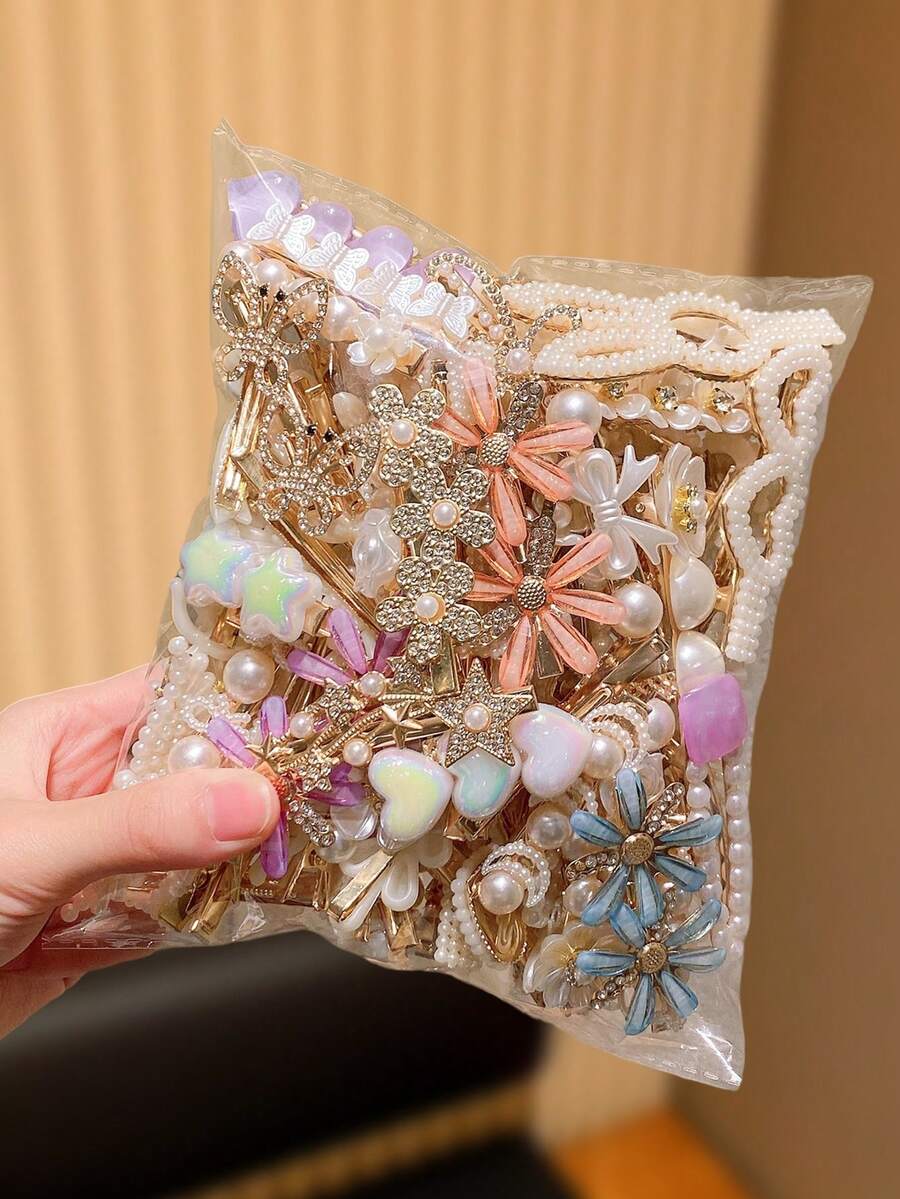 5/8/13/16pcs Random Multi-Color Cute Hair Clips, Includes Faux Pearl, Rhinestone, Flower, Heart, Butterfly & Other Decorative Elements, Adorable & Fashionable Minimalist Design, Best Gift For Girls, Suitable For Daily & Holiday Wear
