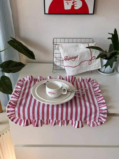 1/2/6pcs Korean Style Red & White Striped Ruffle Edge Napkins, Festive Decor Fabric Napkins Suitable For Valentine's Day, Wedding, Daily Use