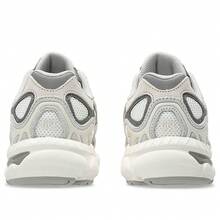(GS) ASICS Gel-NYC "Crema Gris Ostión" - Gris - Ver 4