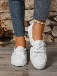 Vielseitige weiße Sneaker, flache Studentenschuhe, niedriger Schaft nicht ermüdend, Slip-On Lässig Sportschuhe, Schnürsportschuhe mit Metalloesen, geeignet für Zuhause, Gym, Büro, Party, Hochzeit, alle Jahreszeiten - Weiss - Übersicht 4