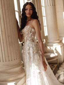 Lavish Strapless Sweetheart 3D Floral Illusion Lace Tulle Ballgown Wedding Gown, Wedding Dresses For Bride, Elegant And Comfortable, Includes Plus Sizes, Bridal Gown, Formal Dresses For Women, Suitable For Wedding, Party, Vacation, Bride, Formal Occasions, Dinner Dress, Prom Dress, After-Party Dress, Homecoming Dress, Cocktail Party, Birthday Party, Celebration, Gala, Festival, Ceremony, White - 白色 - 查看 3