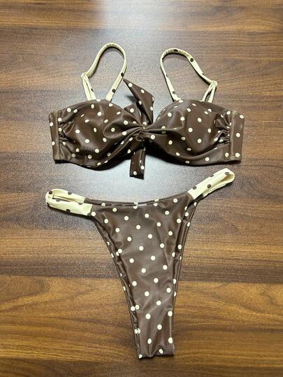 Bộ bikini hai mảnh phối chấm bi tương phản dành cho nữ