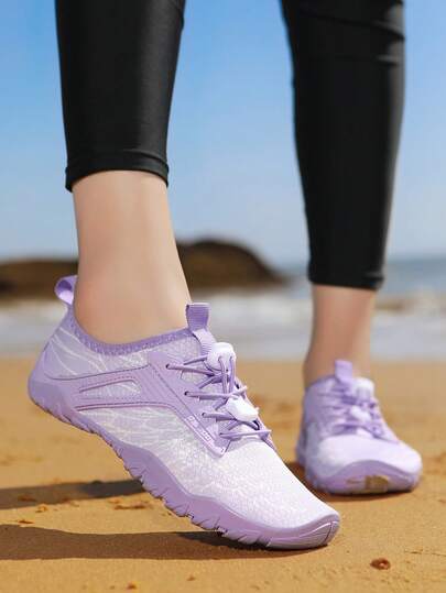 1双女士夏季水鞋，套穿式，轻便，防滑，适合沙滩、涉水、游泳、划船、钓鱼、瑜伽、健身房锻炼