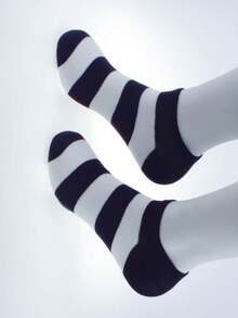 5/10 Pairs Women/Men/Girls/Boys Crew Socks, Classic Black & Gray, Bow, Heart, Polka Dot Patterns, Soft & Comfortable, Casual & Versatile, Breathable, Suitable For Students, Adults, Sports, Home, Holidays, Daily Wear, Random Color Assortment (Multiple Packs Available) - Multicolor - View 2