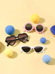 1 Set 3PCS Boy's And Girl's 3-8Y Polycarbonate Cat Eye Heart-Shaped Frame Cute Vers Fashion Glasses, Outdoor Travel Sun Protection Festival Party Outfit, With Glasses Case - Multicolor - View 3