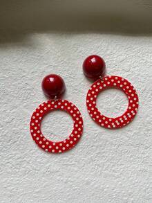 2pcs Fashionable Acrylic Pendant Earrings, Angola Red Exaggerated Polka Dot Hoop Earrings Suitable For Gifting To Friends, Teachers, Family, And Girlfriends, Suitable For Occasions Like Dates, Parties, Back To School, Graduation, Photo Shoots, And Various Holidays Like Relatives' Day, Mother's Day, New Year, Valentine's Day, Halloween, Christmas, Etc. - Red - View 6