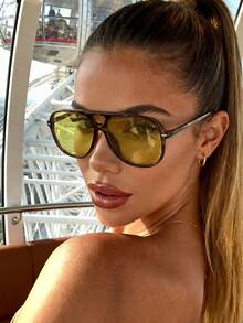 báo màu xanh lá cây