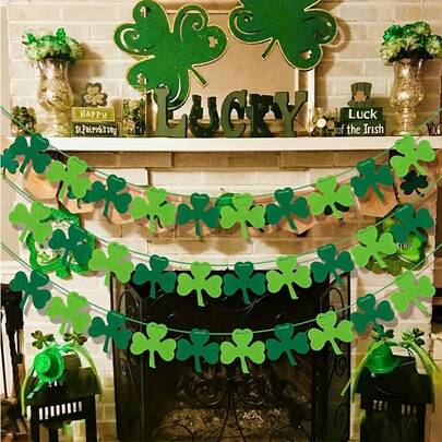 1pc Cute St. Patrick's Day Green Four-Leaf Clover Pattern Party Decoration Banner, Light Green Party Supplies, Green Theme Party, Wedding, Birthday, Shower, Party, Summer And Spring Easter Decor, Irish Home Decor Party Supplies
