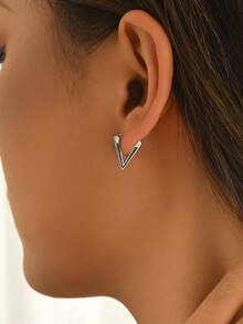 1 Pair Fashion Triangle Hoop Earrings, Chic Minimalist Ear Cuff Earrings With Elegant Vibe, Suitable For Daily Wear In Any Occasion - Silver - View 2