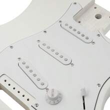 DIY 6 String ST Style Electric Guitar Kits With Mahogany Body, Maple Neck And Accessories White,The 6 String DIY ST Electric Guitar With With Mahogany Body, Maple Neck And Accessories. Easy To Install,No Welding Is Required During The Entire Installation Process. This DIY Electric Guitar Kit Have All Pre-Installed Wiring Plugs.The Best Choice For DIY Lovers - 白色 - 查看 4