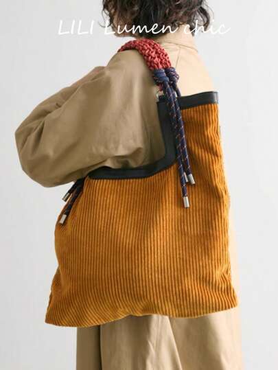 这款时尚又实惠的单肩包采用磁扣开合和独特的肩带设计，既可肩背也可手提，是一款多功能包。双提手设计方便肩背或手提。内部空间可容纳口红、钥匙、化妆品和其他日常必需品，是女性日常工作、购物或约会的理想之选。