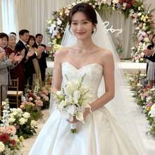 逼真触感马蹄莲婚礼花束，仿真花，适合新娘、伴娘、新娘手捧花、婚礼花艺布置装饰、摄影道具、农舍风婚礼餐桌中心装饰 - 白色C - 查看 2