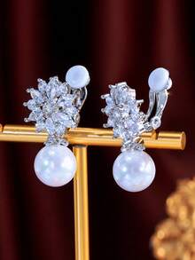 1 Đôi bông tai kẹp không cần xỏ lỗ hình bông tuyết đính đá Cubic Zirconia lấp lánh, mạ bạc, trang sức cưới không cần lỗ tai dành cho nữ, thích hợp cho đám cưới, tiệc đính hôn, dạ hội, cô dâu, phù dâu, quà tặng cho phái nữ - trắng - Xem 2